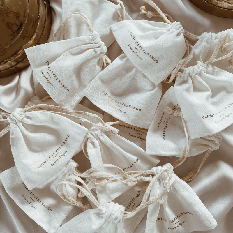 The small cotton pouch