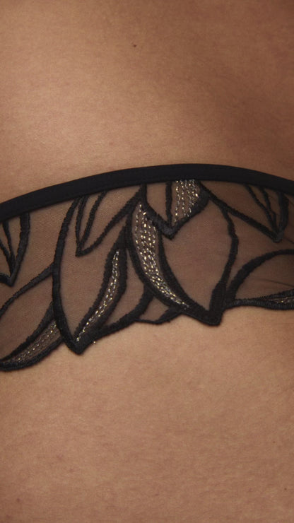 LYRA triangle bra | Black